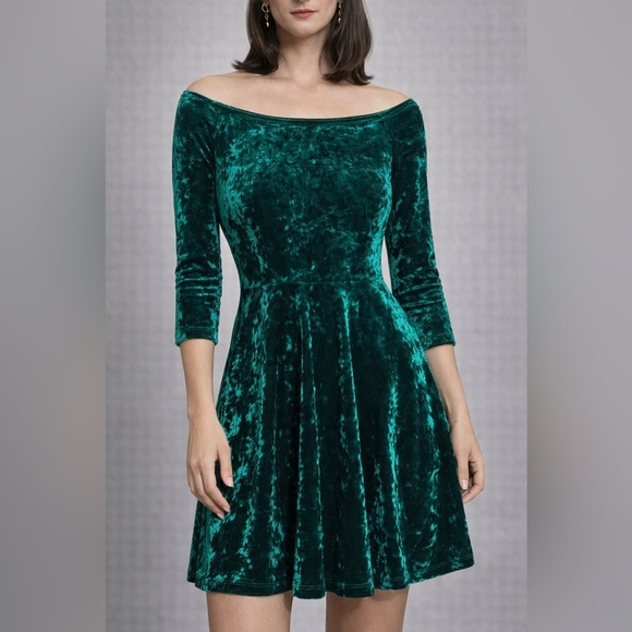 Forever 21 Green Crushed Velvet Off-Shoulder Mini Dress - Picture 5 of 5